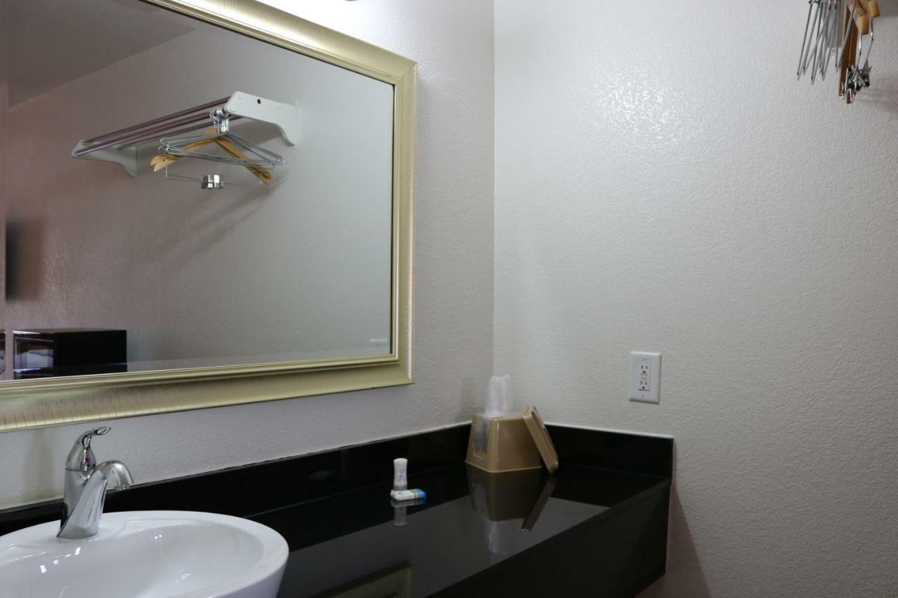 El Dorado Heritage Inn & Suites מראה חיצוני תמונה