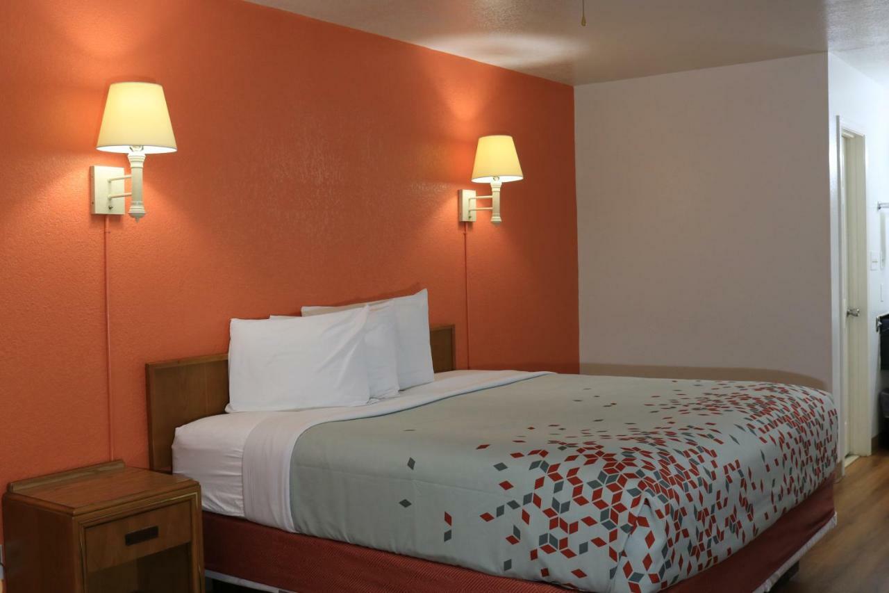 El Dorado Heritage Inn & Suites מראה חיצוני תמונה